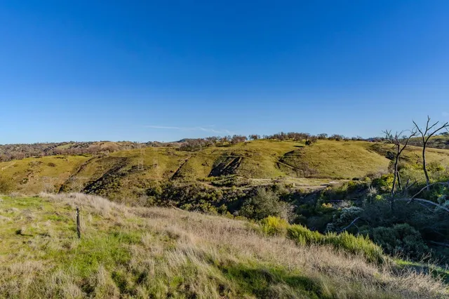 $159,900 | 858 Candy Circle, Mokelumne Hill, CA 95245