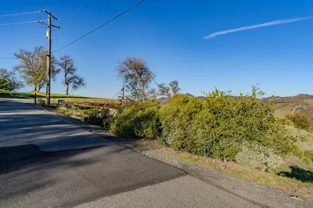 $159,900 | 858 Candy Circle, Mokelumne Hill, CA 95245