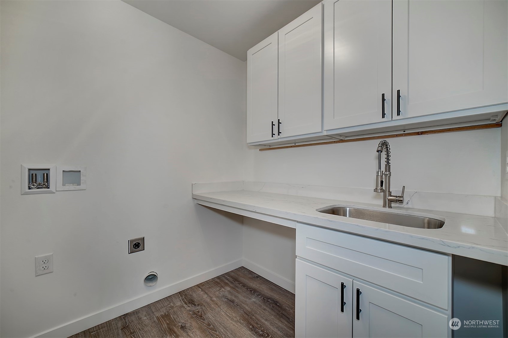 835 Northwest Finn Hill Road Poulsbo, WA 98370 - Photo 31 of 40 a view with cabinets