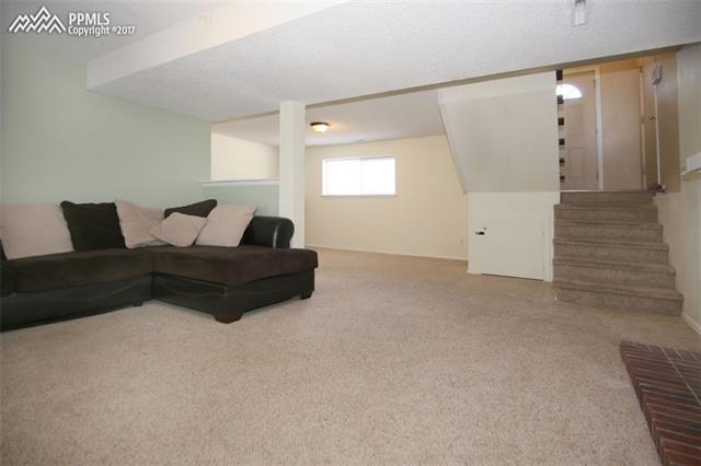 4540 Beaumont Road Colorado Springs, CO 80916 - Photo 27 of 35