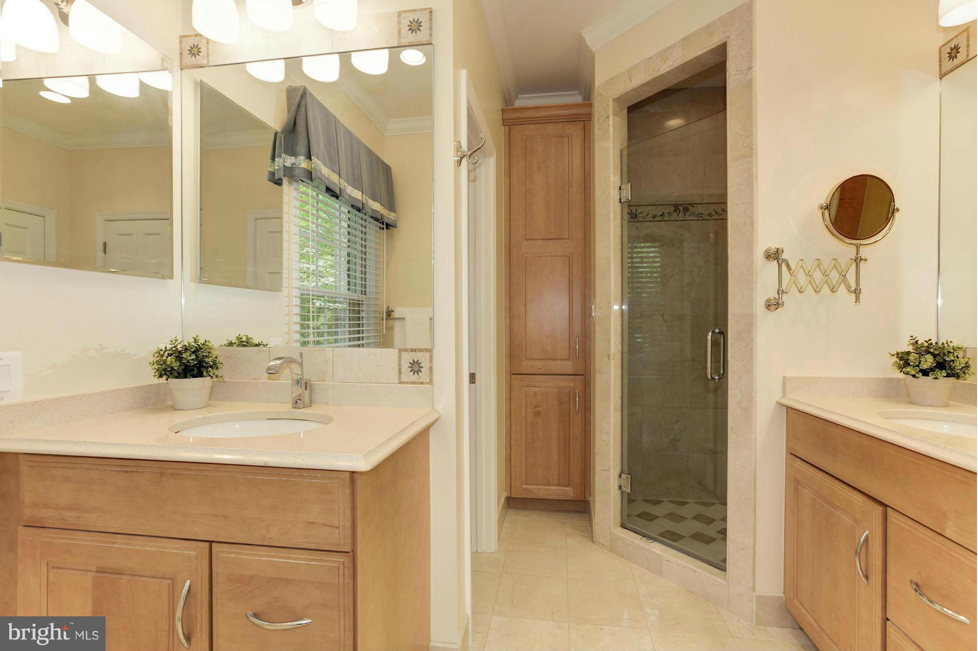 3866 North Ridgeview Road Arlington, VA 22207 - Photo 13 of 30 Master Bath