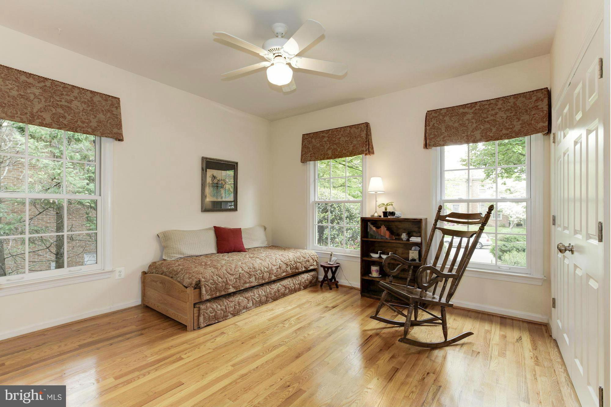 3866 North Ridgeview Road Arlington, VA 22207 - Photo 16 of 30 Third Bedroom