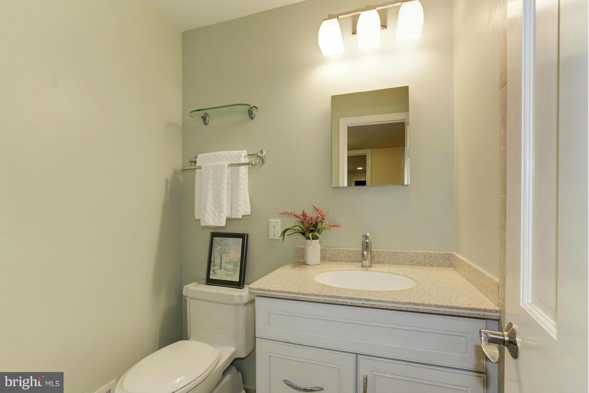 3866 North Ridgeview Road Arlington, VA 22207 - Photo 25 of 30 Third Full Bath