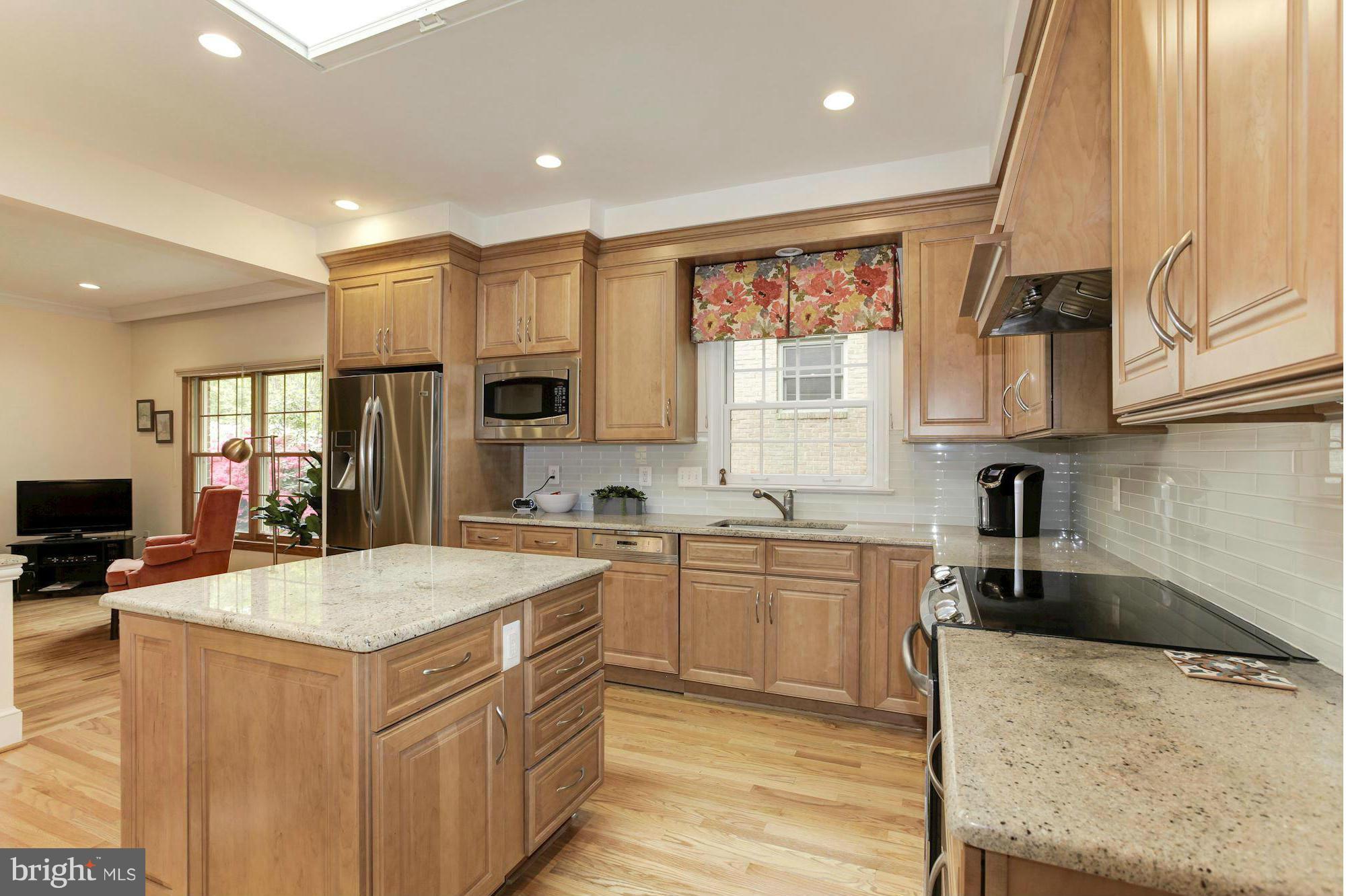 3866 North Ridgeview Road Arlington, VA 22207 - Photo 6 of 30 Kitchen