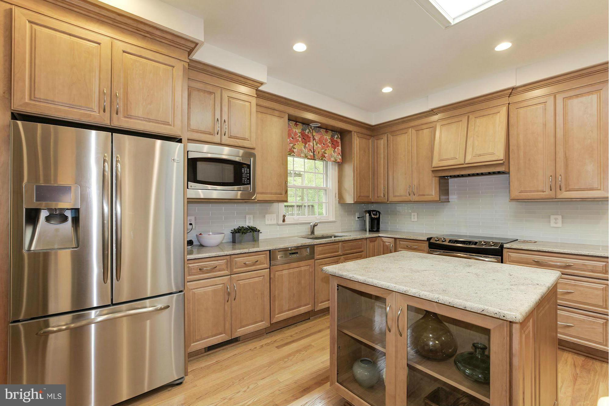 3866 North Ridgeview Road Arlington, VA 22207 - Photo 7 of 30 Kitchen