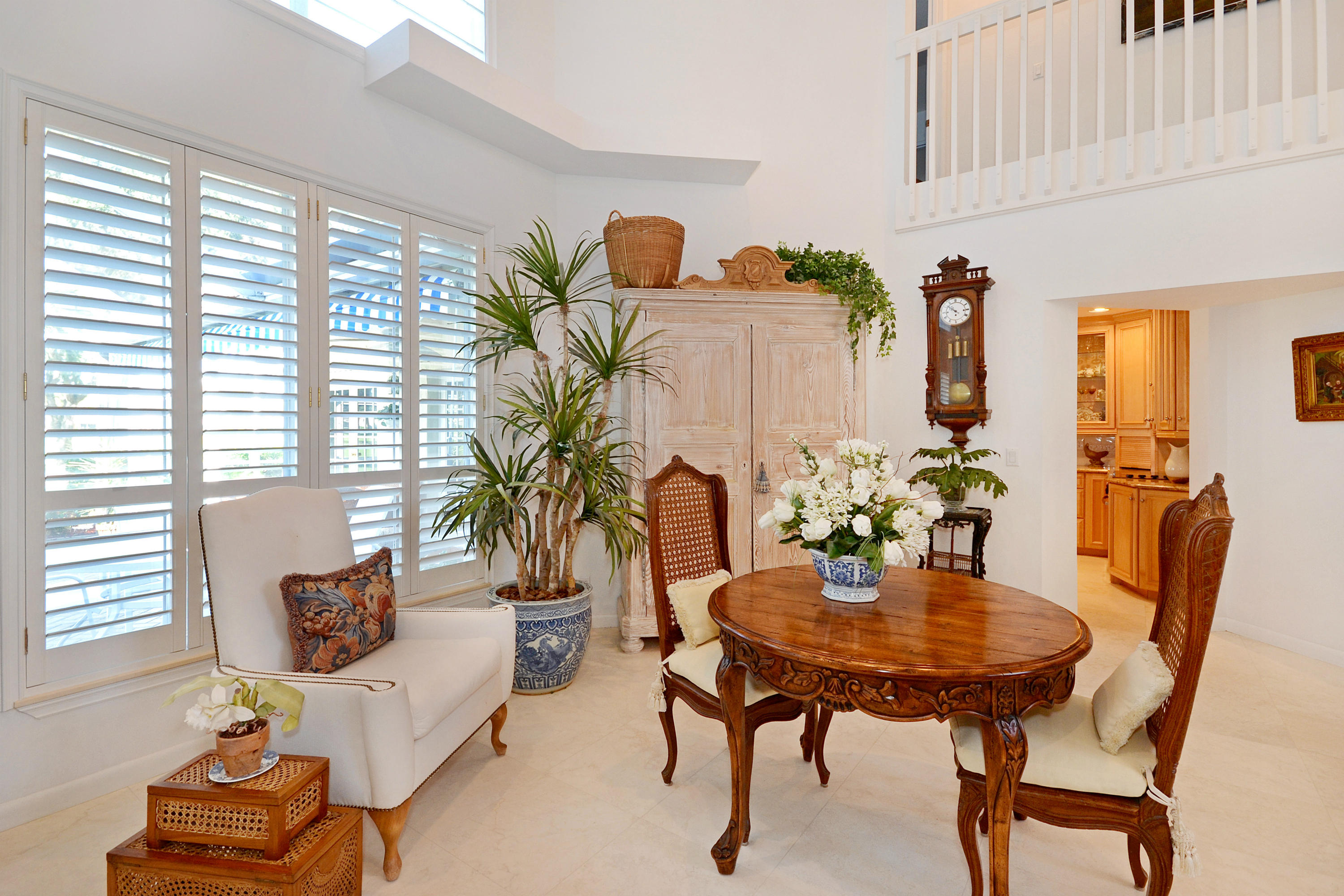 17301 Balboa Point Way Boca Raton, FL 33487 - Photo 7 of 10 Sitting Area