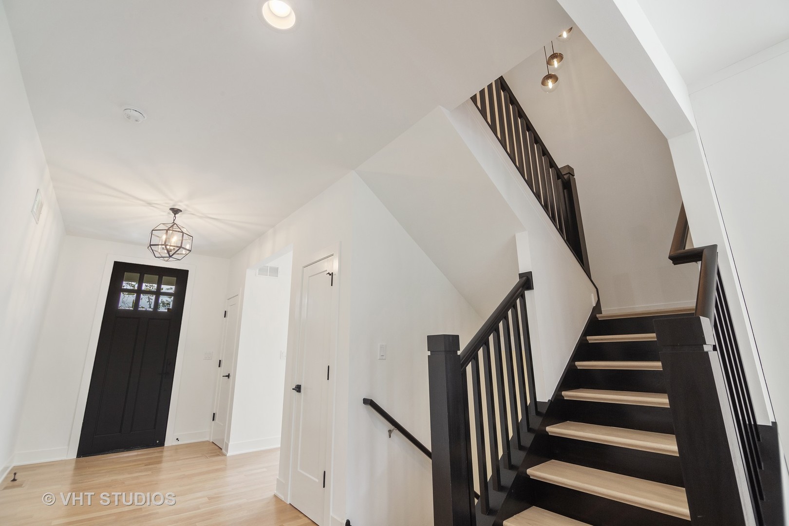 1766 Sunset Road Highland Park, IL 60035 - Photo 2 of 30