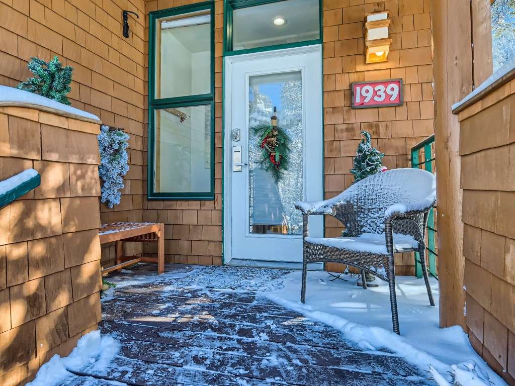 2017 Soda Ridge Road, Unit 1939 Keystone, CO 80435 - Photo 19 of 27 a view of a entryway door of the house