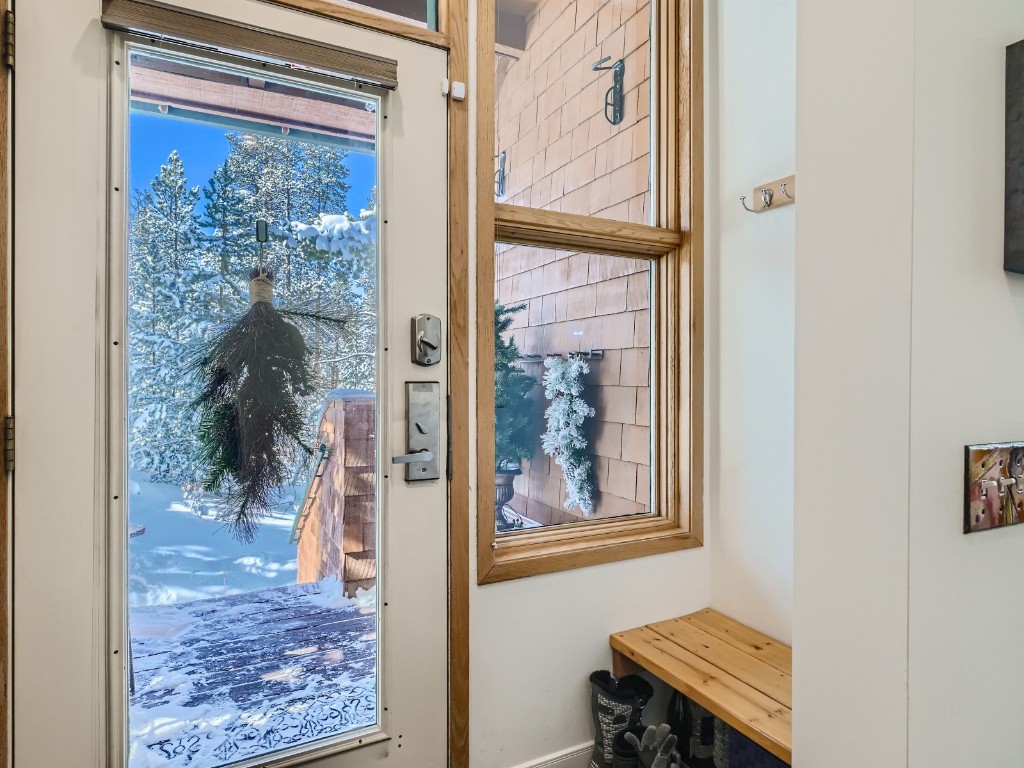 2017 Soda Ridge Road, Unit 1939 Keystone, CO 80435 - Photo 3 of 27 image of a room that has a bench in it