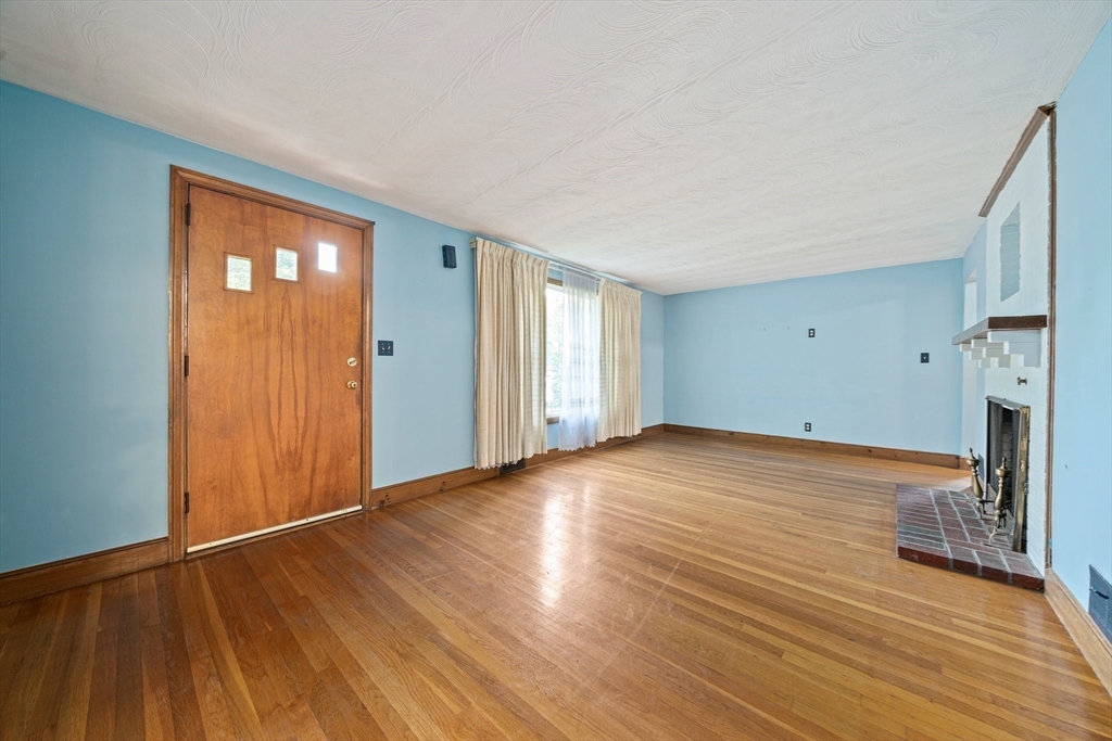 149 Milton Road Braintree, MA 02184 - Photo 12 of 31 Gallery Image 12