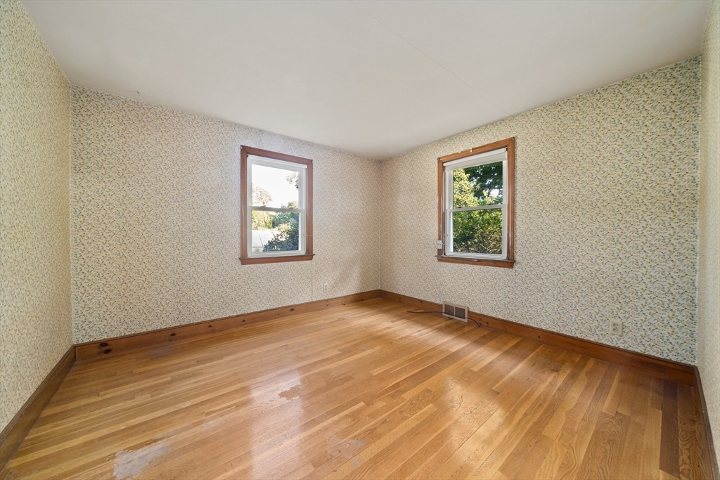 149 Milton Road Braintree, MA 02184 - Photo 17 of 31 Gallery Image 17