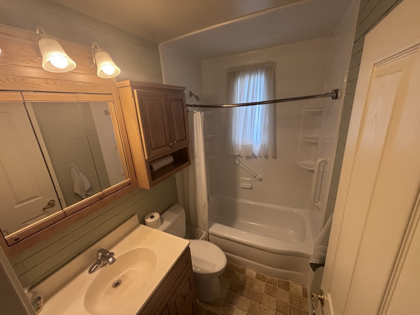 906 40th St Court Moline, IL 61265 - Photo 11 of 19