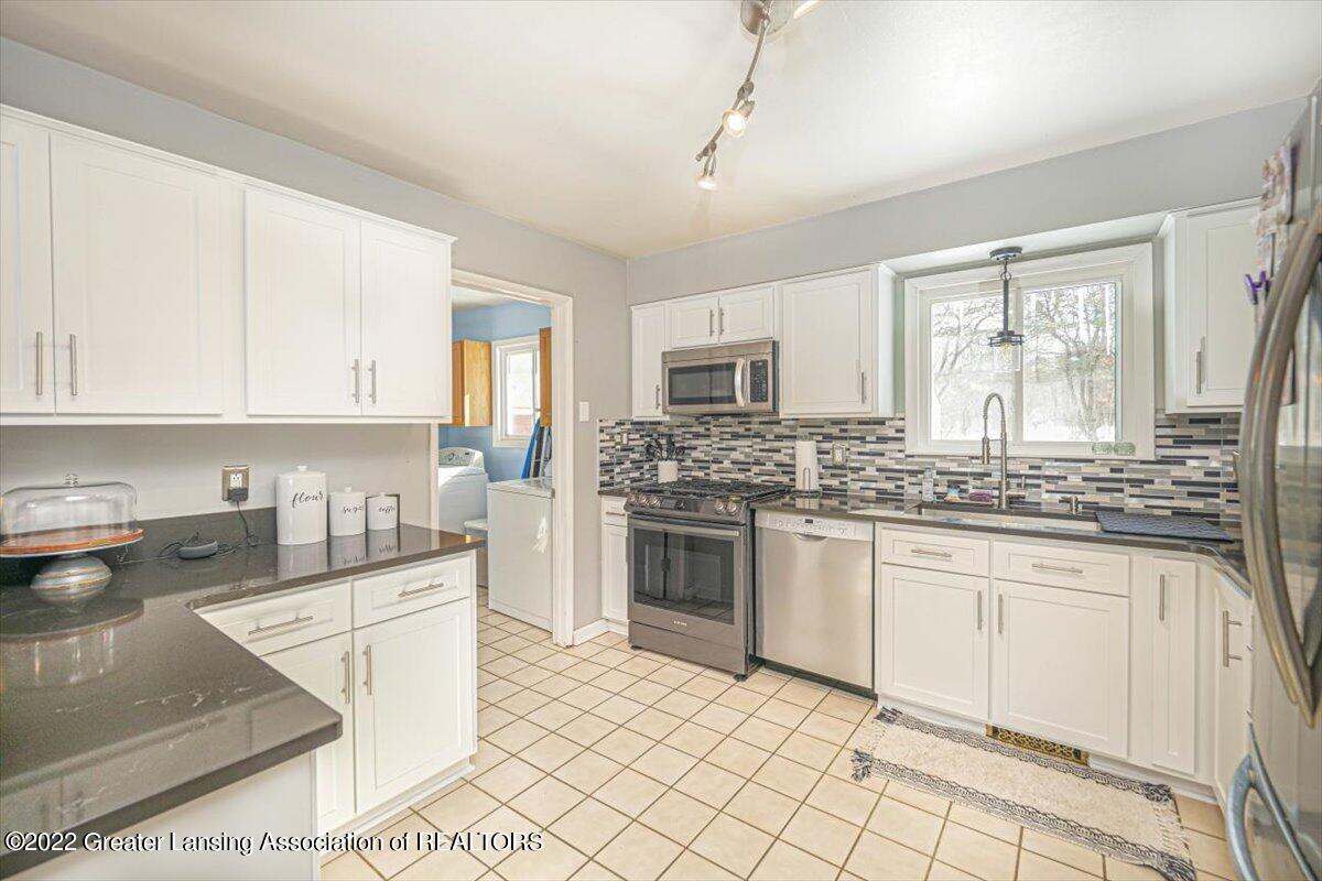 5629 Harper Road Holt, MI 48842 - Photo 8 of 23 09-DJI9-2