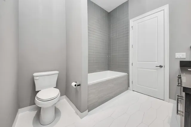 $810,000 | 1409 Post Oak Boulevard, Unit 803, Houston, TX 77056