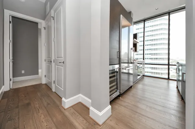 $810,000 | 1409 Post Oak Boulevard, Unit 803, Houston, TX 77056