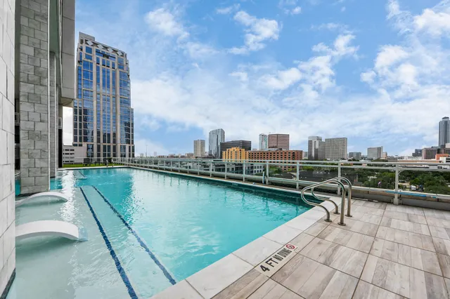 $810,000 | 1409 Post Oak Boulevard, Unit 803, Houston, TX 77056