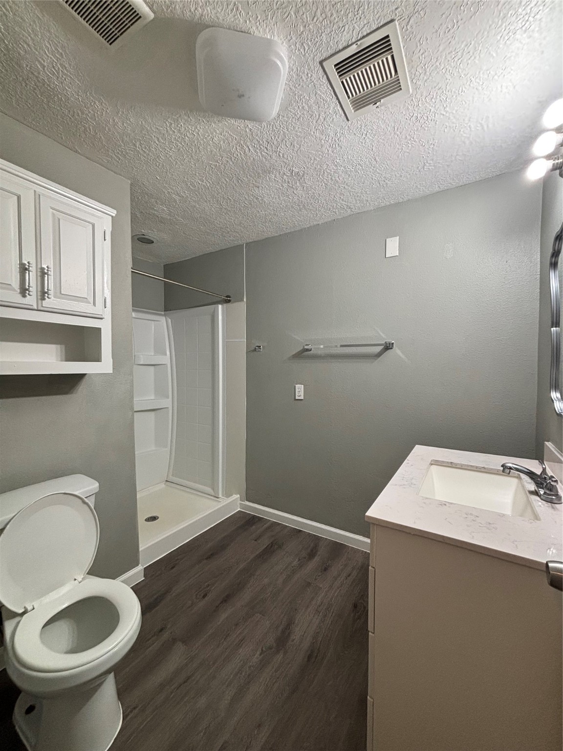 2841 Wagon Trail Road Pearland, TX 77584 - Photo 13 of 14 Hallway bathroom