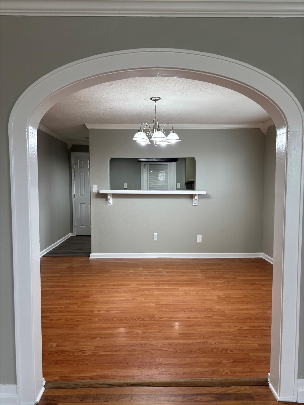2841 Wagon Trail Road Pearland, TX 77584 - Photo 4 of 14 Another view of the dining room from the living room