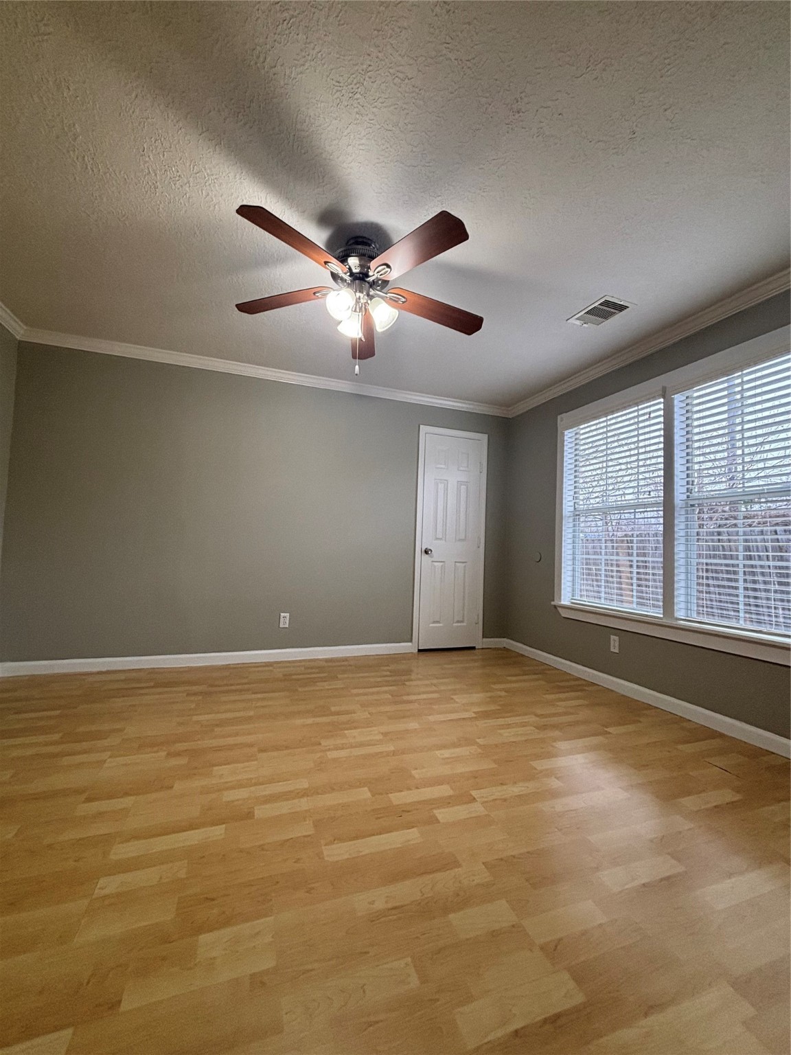 2841 Wagon Trail Road Pearland, TX 77584 - Photo 7 of 14 Primary bedroom