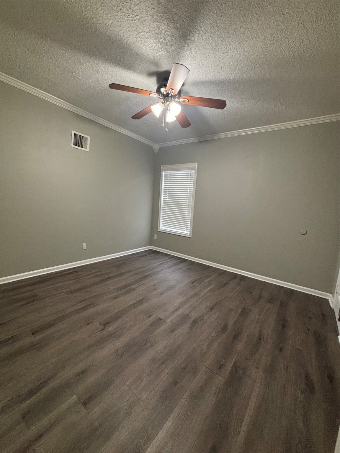 2841 Wagon Trail Road Pearland, TX 77584 - Photo 10 of 14 Second bedroom