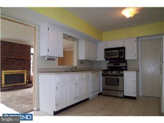 308 Winding Way Clementon, NJ 08021 - Photo 3 of 12 Kitchen