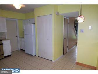 308 Winding Way Clementon, NJ 08021 - Photo 4 of 12 Kitchen