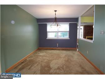 308 Winding Way Clementon, NJ 08021 - Photo 5 of 12 Dining Room