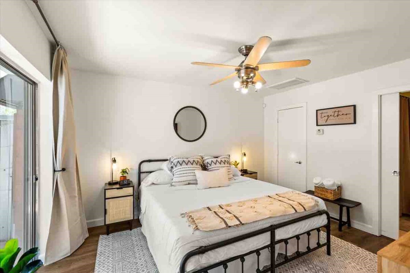 712 Ruthven Street Houston, TX 77019 - Photo 21 of 32 *Staged prior