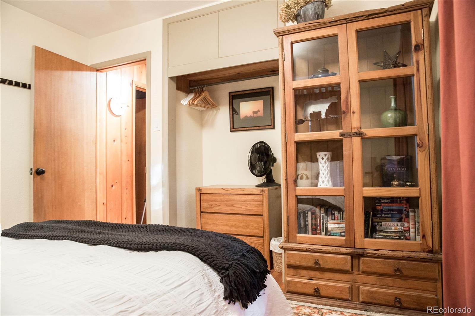 983 Cherryvale Road Boulder, CO 80303 - Photo 11 of 36 a bedroom with a bed and a window