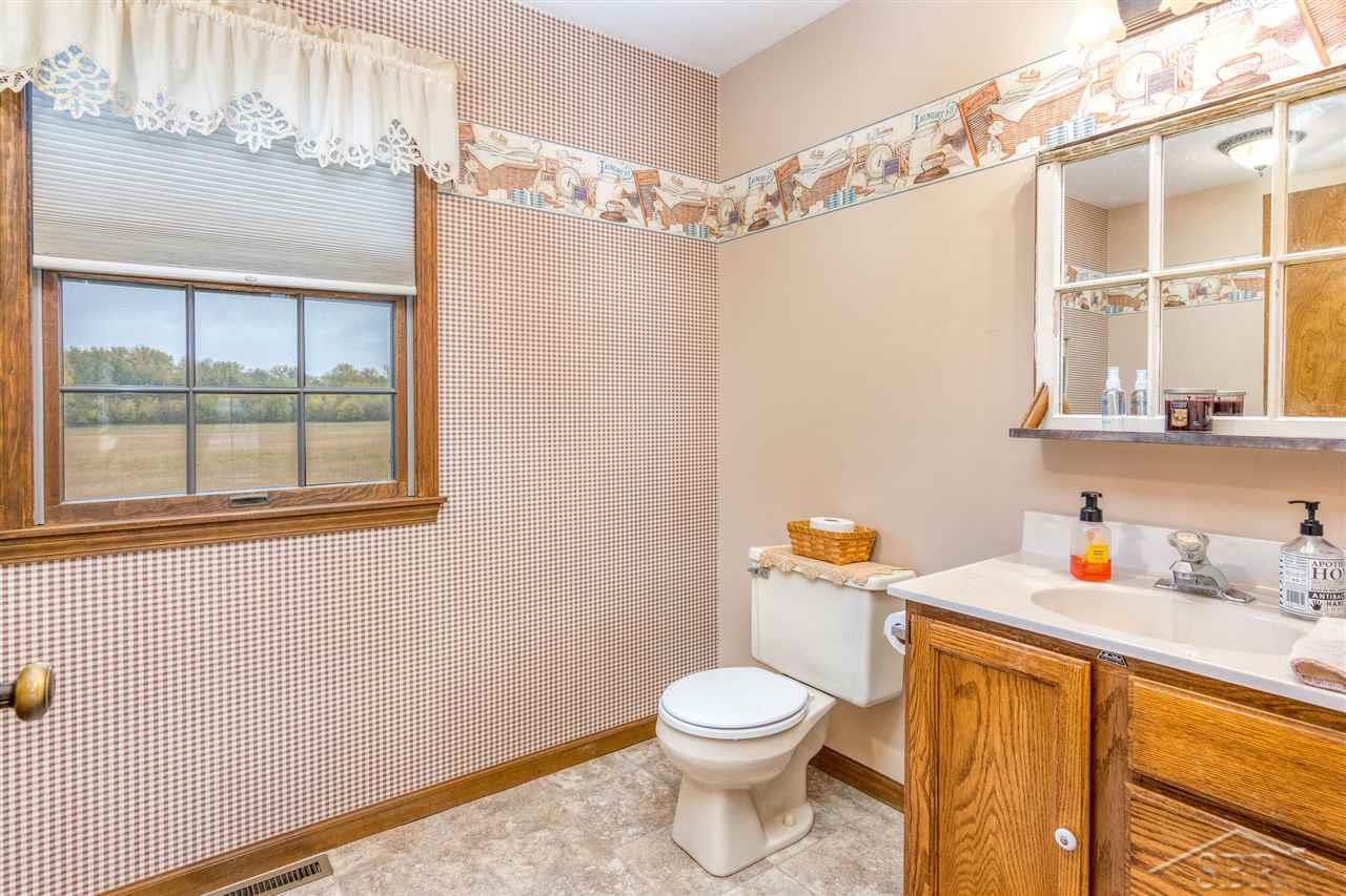 7622 North River Road Freeland, MI 48623 - Photo 24 of 35 50026639-23.JPG