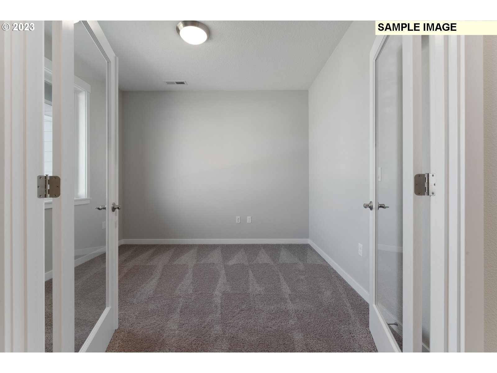 8853 North 5th Street, Unit 62 Ridgefield, WA 98642 - Photo 15 of 27 a view of an empty room