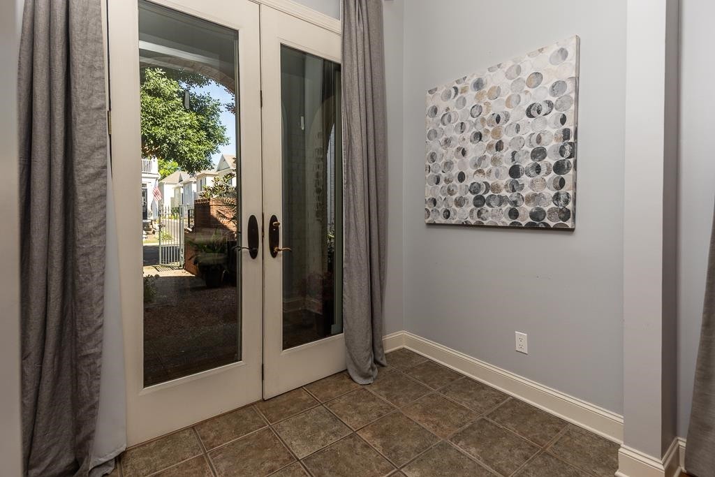 520 Rienzi Drive Memphis, TN 38103 - Photo 5 of 36 Gallery Image 5