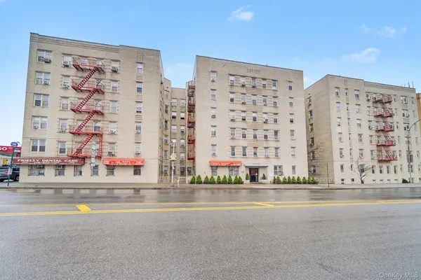 $174,999 | 2190 Boston Road, Unit 6B | Pelham Parkway