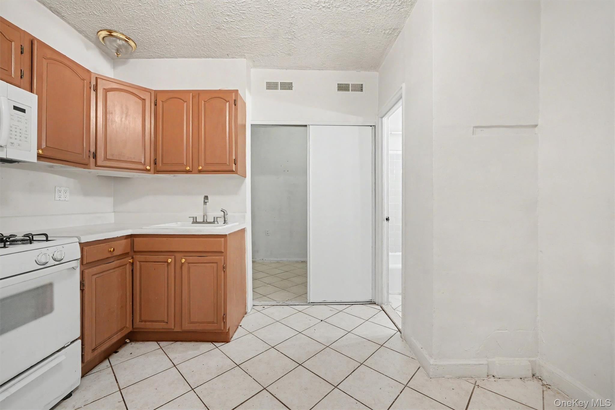 2190 Boston Road, Unit 6B Bronx, NY 10462 - Photo 14 of 28