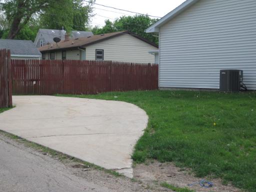 330 9th Avenue, Unit 330 Rochelle, IL 61068 - Photo 13 of 13 a backyard of a house