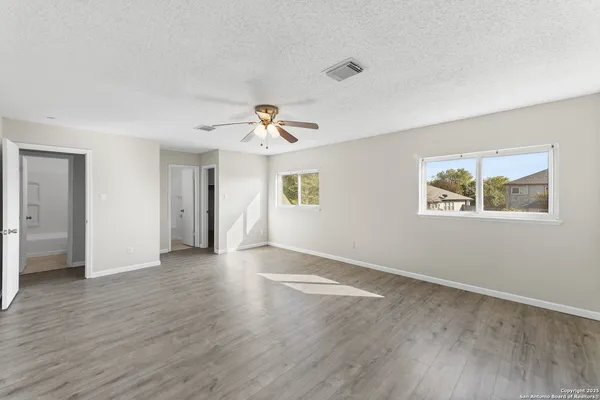 $1,800 | 8010 Chestnut Gate Drive, Converse, TX 78109
