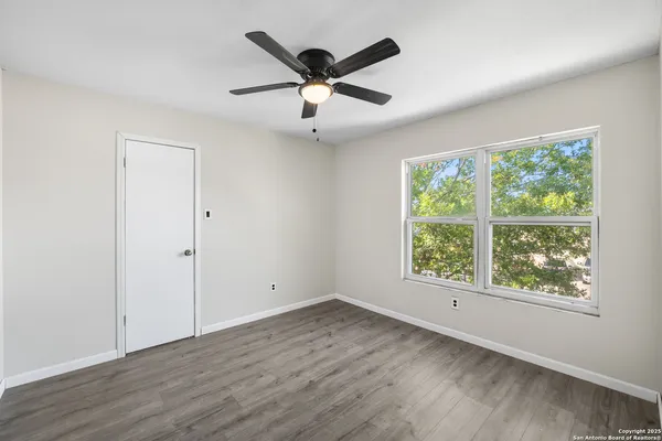 $1,800 | 8010 Chestnut Gate Drive, Converse, TX 78109