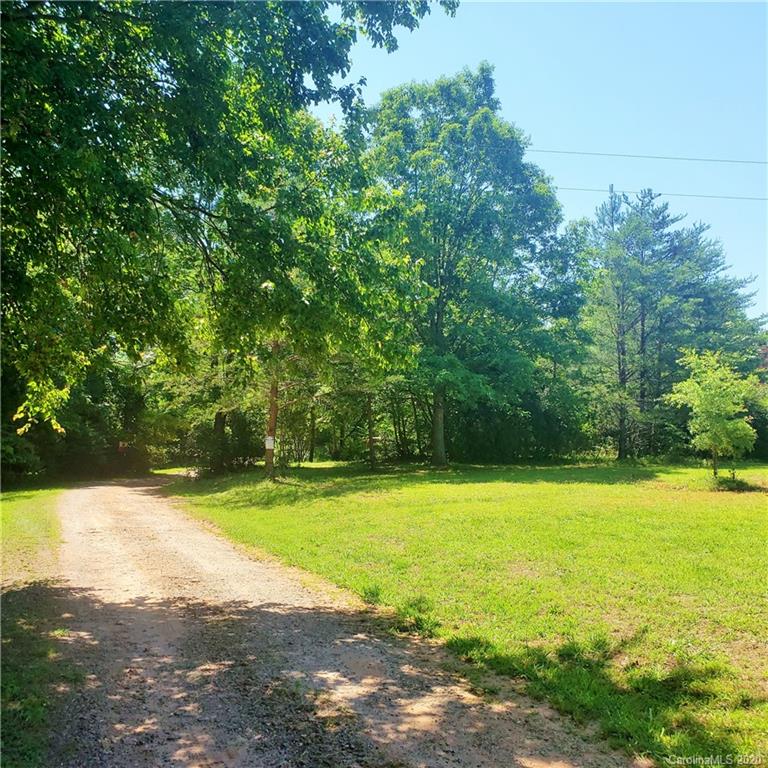 2634 Rock Road Rutherfordton, NC 28139 - Photo 3 of 41 a view of a tennis court