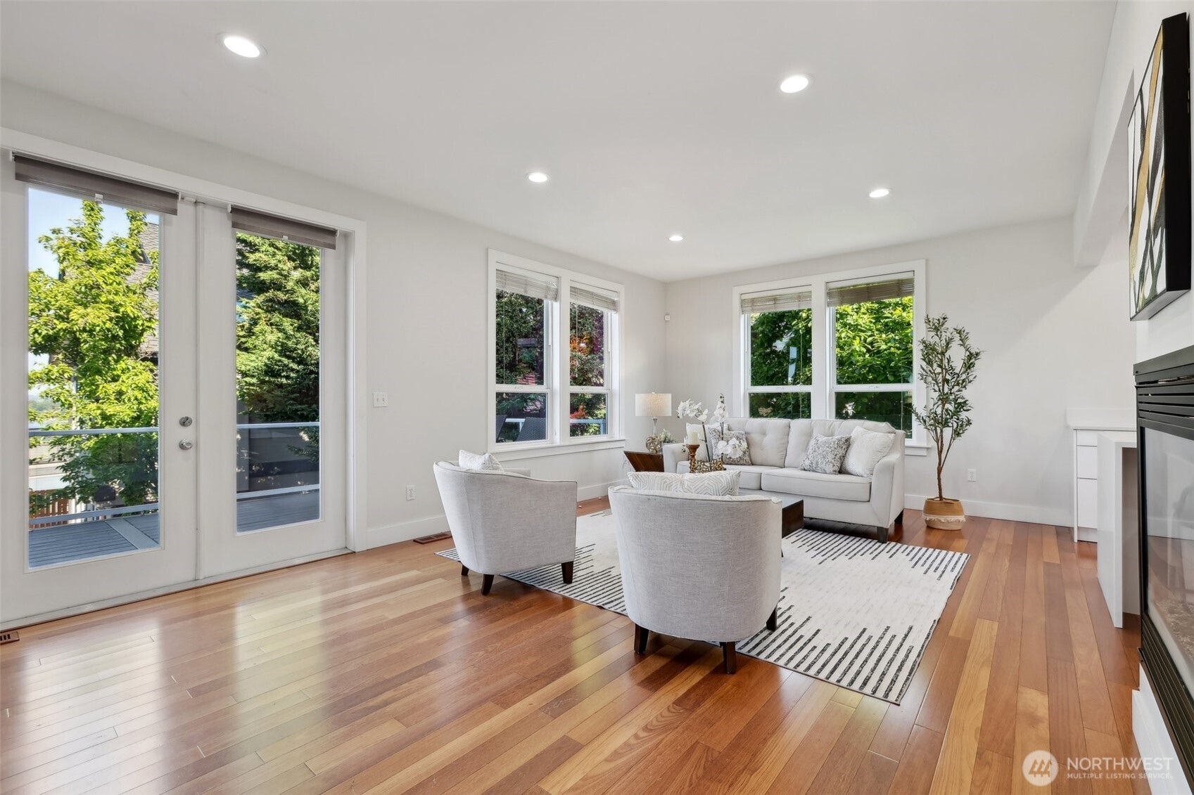 3619 Park Avenue North Renton, WA 98056 - Photo 6 of 40