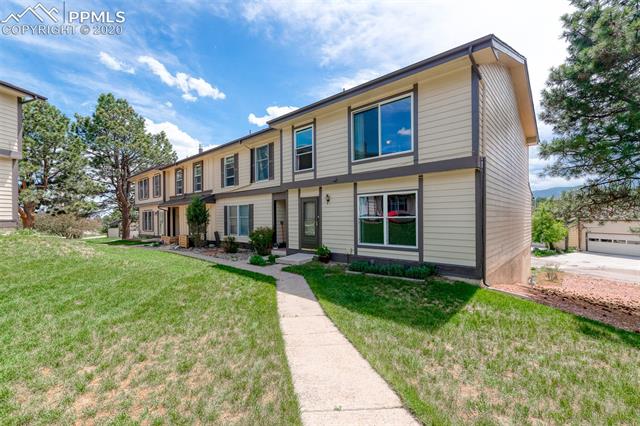 349 Raspberry Lane Monument, CO 80132 - Photo 2 of 28
