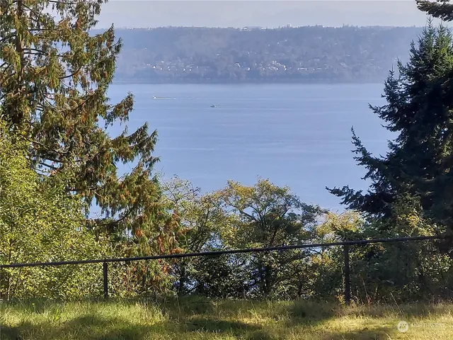 $1,399,500 | 8167 Possession Ridge Lane, Clinton, WA 98236