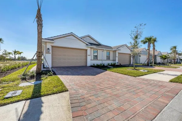 $2,400 | 111 Ibiza Loop, Venice, FL 34292