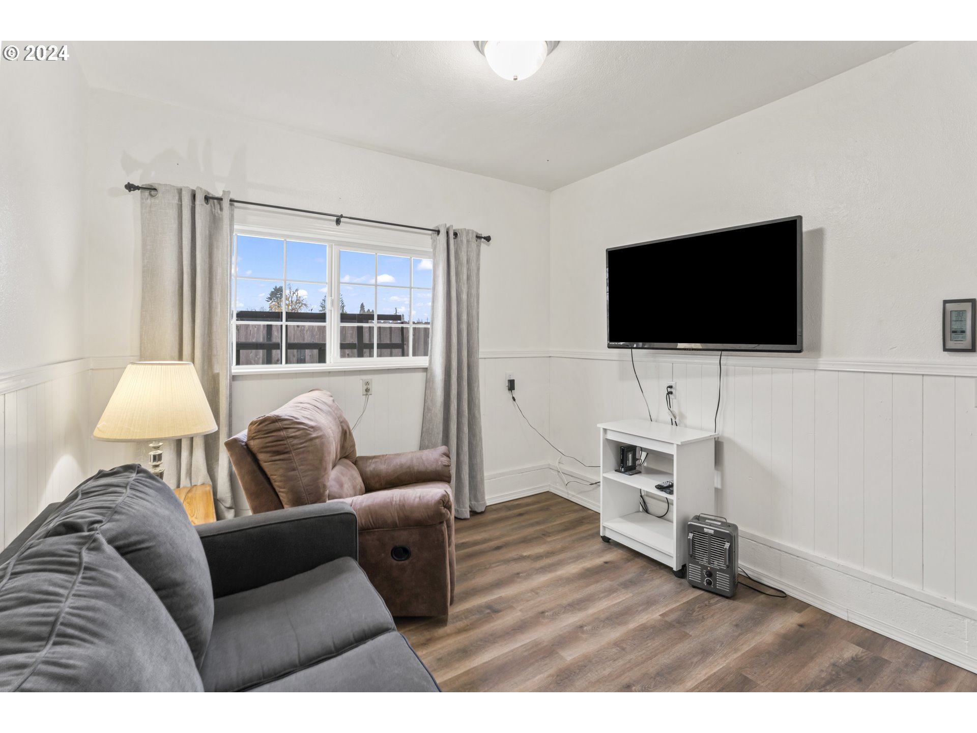 1232 1st Place Springfield, OR 97477 - Photo 11 of 39 Gallery Image 11