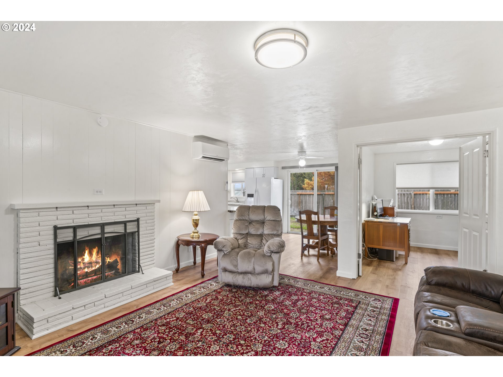 1232 1st Place Springfield, OR 97477 - Photo 3 of 39 Gallery Image 3