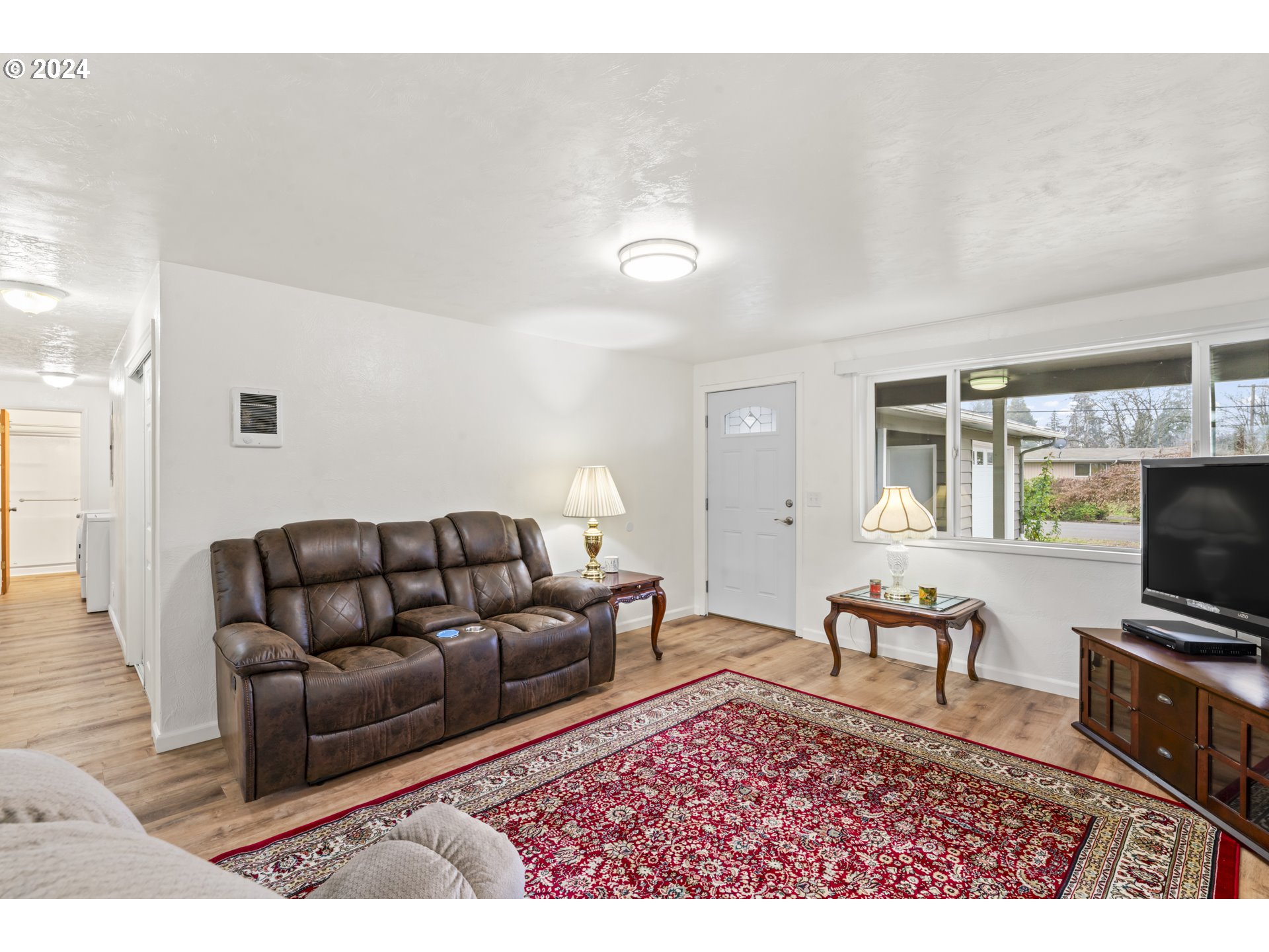1232 1st Place Springfield, OR 97477 - Photo 5 of 39 Gallery Image 5