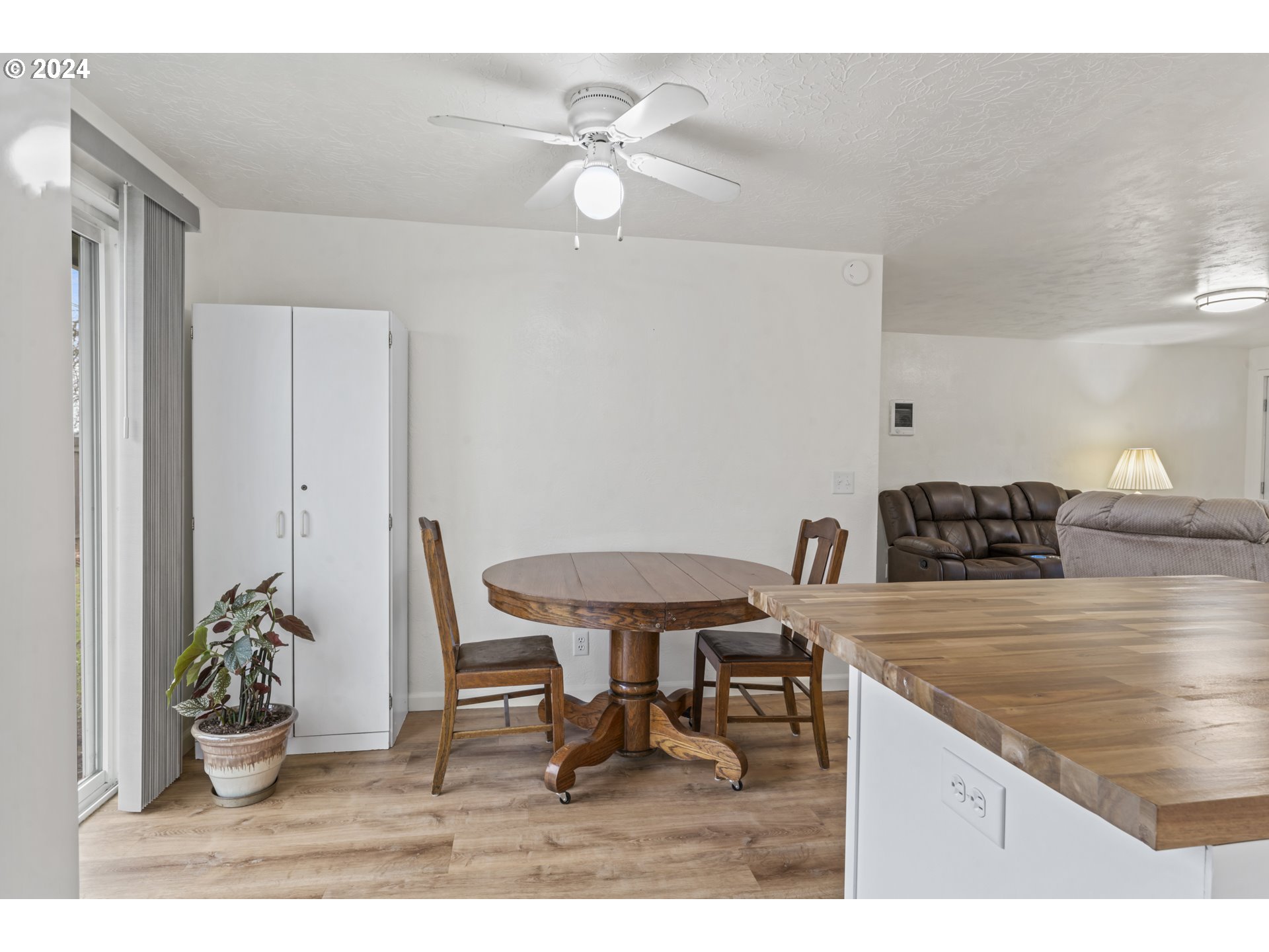 1232 1st Place Springfield, OR 97477 - Photo 10 of 39 Gallery Image 10