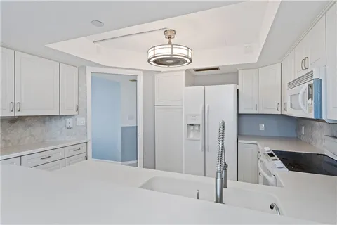 $798,000 | 2800 North Hwy A1A, Unit PH01, Hutchinson Island, FL 34949