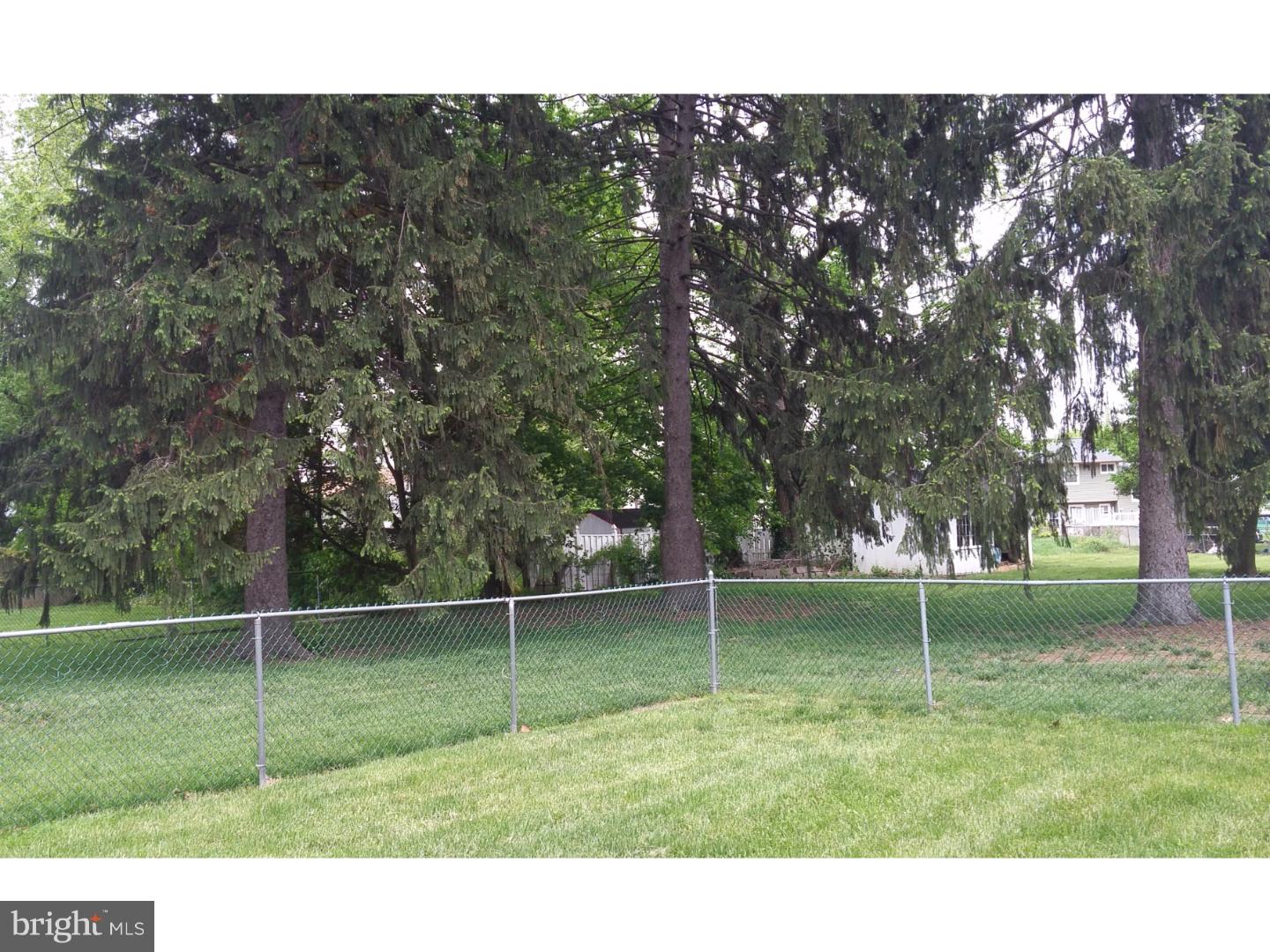 784 Woodlane Road Beverly, NJ 08010 - Photo 15 of 16 Back Yard