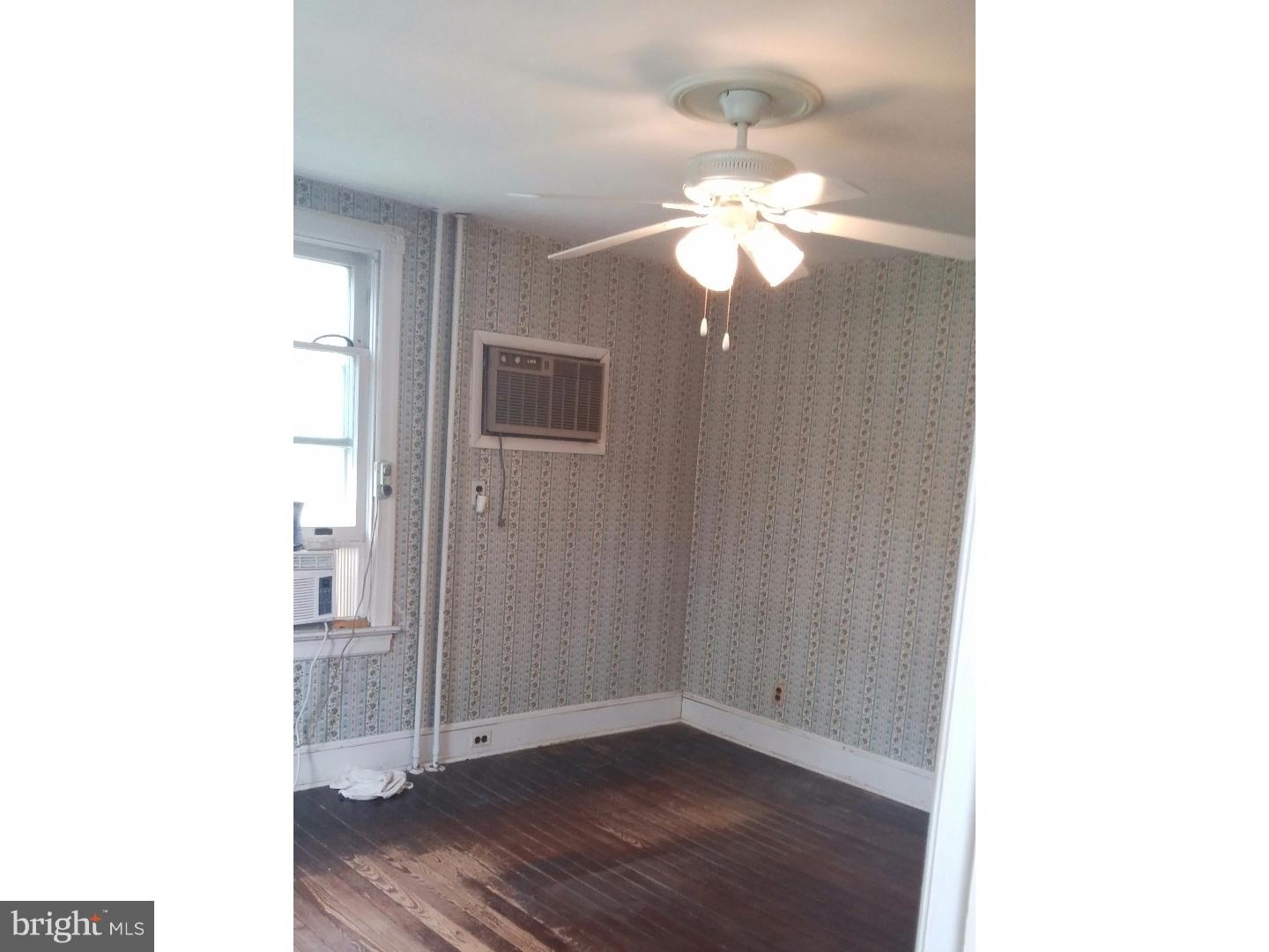 784 Woodlane Road Beverly, NJ 08010 - Photo 8 of 16 Bedroom - Main