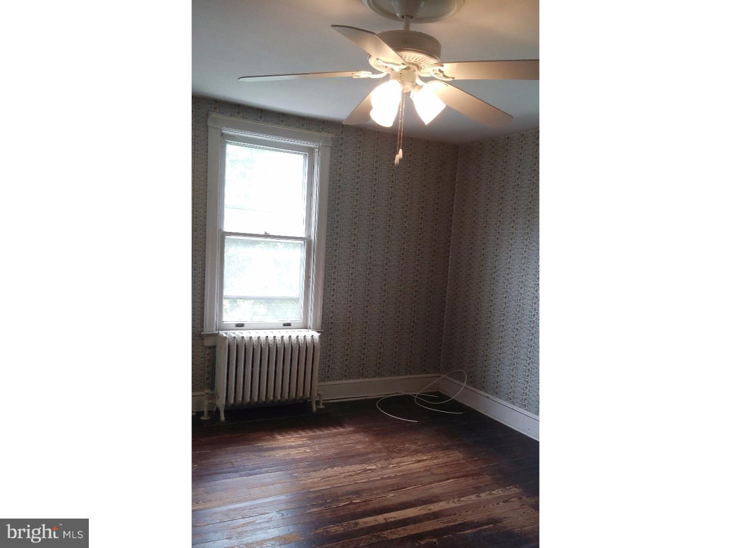 784 Woodlane Road Beverly, NJ 08010 - Photo 9 of 16 Bedroom - Main